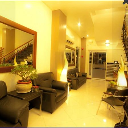 Avitel Hotel Makati City Екстер'єр фото