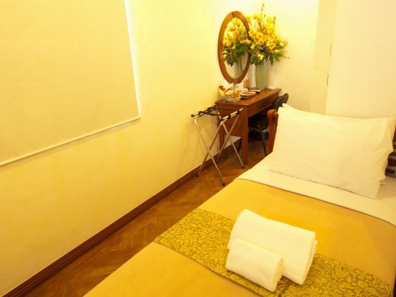 Avitel Hotel Makati City Екстер'єр фото