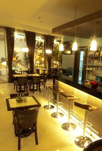 Avitel Hotel Makati City Екстер'єр фото