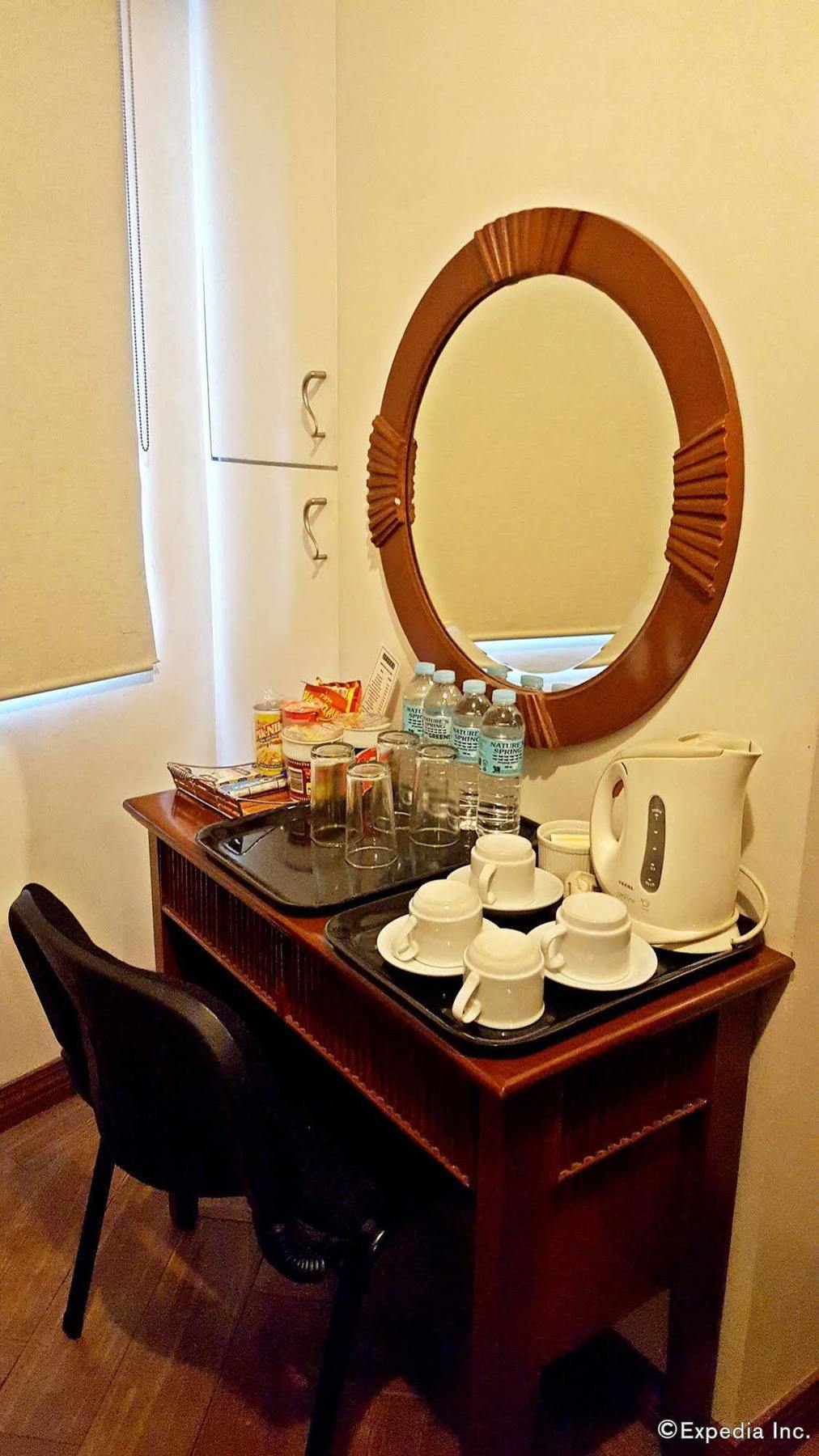 Avitel Hotel Makati City Екстер'єр фото