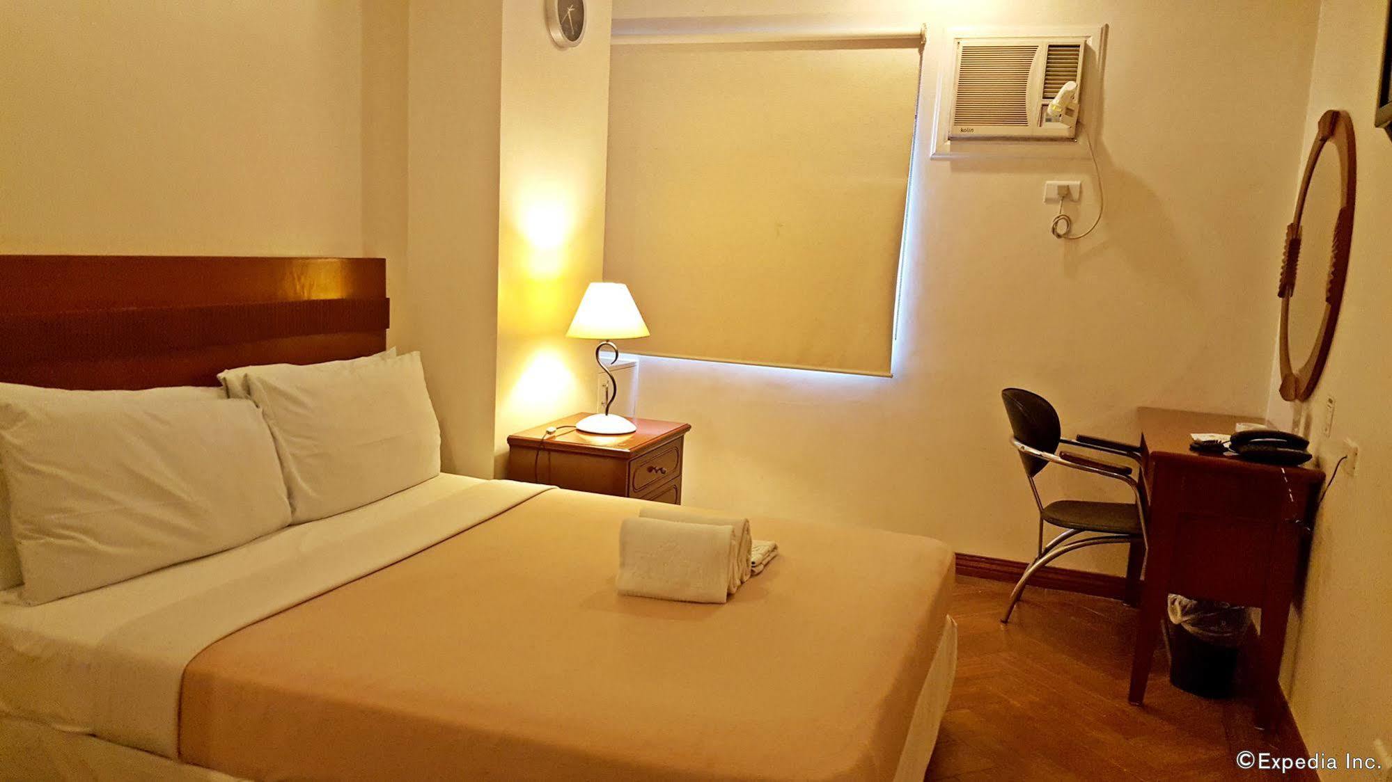 Avitel Hotel Makati City Екстер'єр фото