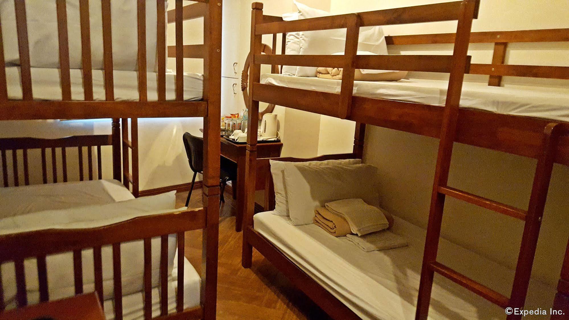 Avitel Hotel Makati City Екстер'єр фото